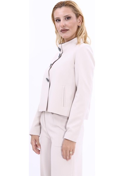 Oval Dik Yaka Kısa Ceket-Bej modelleri