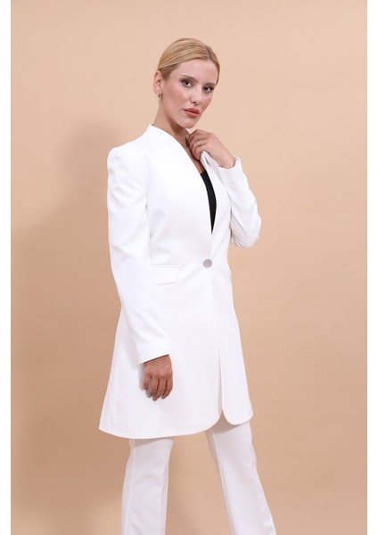 Kendinden Dik Yakalı Tek Düğmeli Uzun Ceket-Beyaz