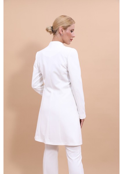 Kendinden Dik Yakalı Tek Düğmeli Uzun Ceket-Beyaz fiyatları