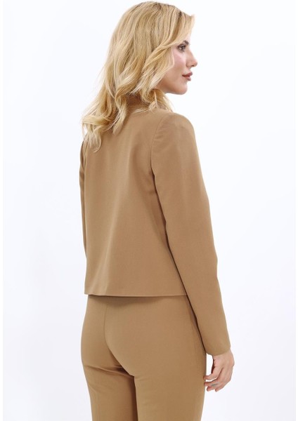 Oval Dik Yaka Kısa Ceket-Camel fırsatları