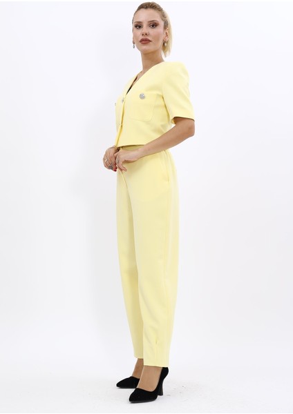 V Yaka Kısa Ceket & Paçası Pileli Pantolon-Sarı fiyatları