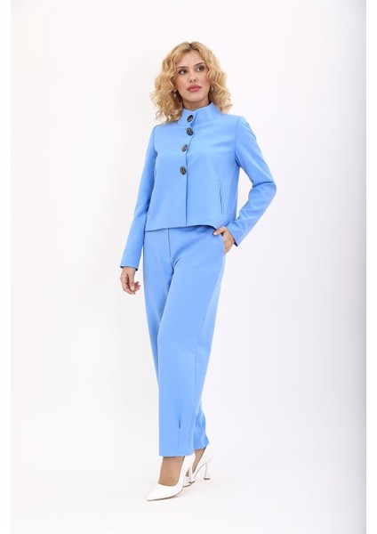 Oval Dik Yaka Kısa Ceket & Paçası Pileli Pantolon-Gökyüzü fiyatları