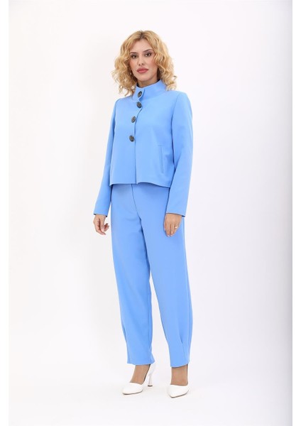 Oval Dik Yaka Kısa Ceket & Paçası Pileli Pantolon-Gökyüzü modelleri