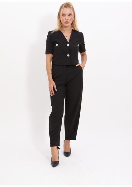 V Yaka Kısa Ceket & Paçası Pileli Pantolon-Siyah indirimleri