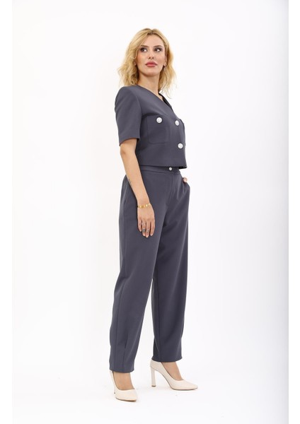 V Yaka Kısa Ceket & Paçası Pileli Pantolon-Füme modelleri