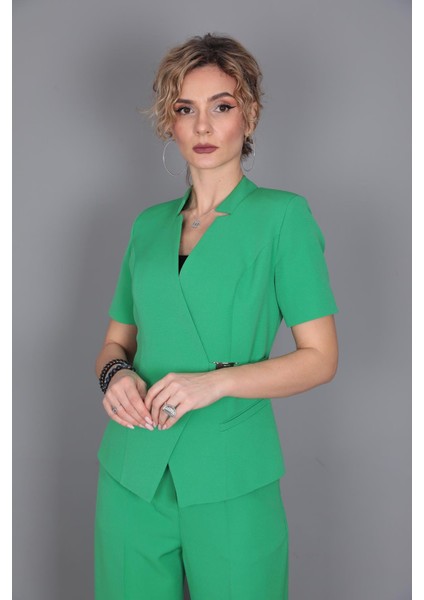 Tokalı Kısa Kollu Ceket & Yüksek Bel Bol Paça Pantolon Takım-Yeşil fiyatları