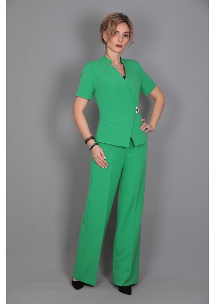 Tokalı Kısa Kollu Ceket & Yüksek Bel Bol Paça Pantolon Takım-Yeşil fırsatları