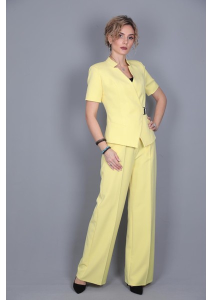 Tokalı Kısa Kollu Ceket & Yüksek Bel Bol Paça Pantolon Takım-Sarı