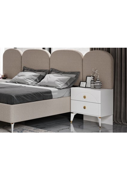 Merin White Komodin