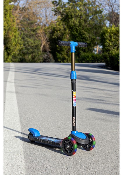 Swing 3tekerlekli LED Işıklı Çoçuk Scooter 40 kg Kapasiteli 3+Yaş