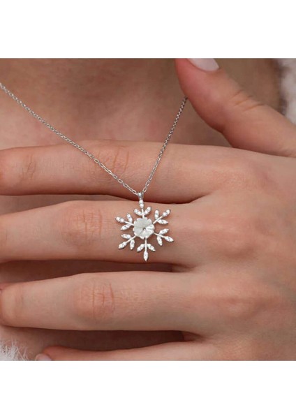 Kar Tanesinde Açan Manolya Çiçeği Sedefli 925 Ayar Gümüş Kadın Kolye indirimleri
