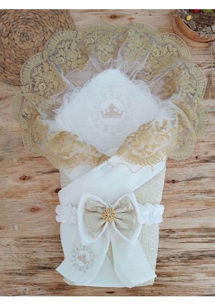 Miraylife Yenidoğan Titi Taç Nakışlı Plazma Taşlı Güpürlü Çift Fiyonk Duvaklı Trilüks Kundak Bebek Battaniyesi