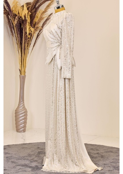 Bergüzar Tesettür Abiye Krem fırsatları