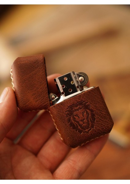 El Yapımı Hakiki Deri Zippo Tarzı Çakmak İsme Özel Babalar Günü