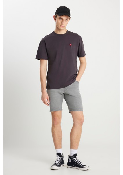 %100 Pamuk Relaxed Fit Geniş Kesim Bisiklet Yaka Minimal Logo Antrasit Tişört modelleri