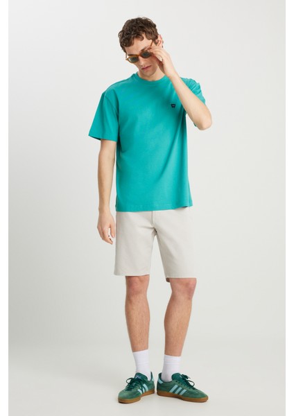 %100 Pamuk Relaxed Fit Geniş Kesim Minimal Logo Yeşil Tişört modelleri