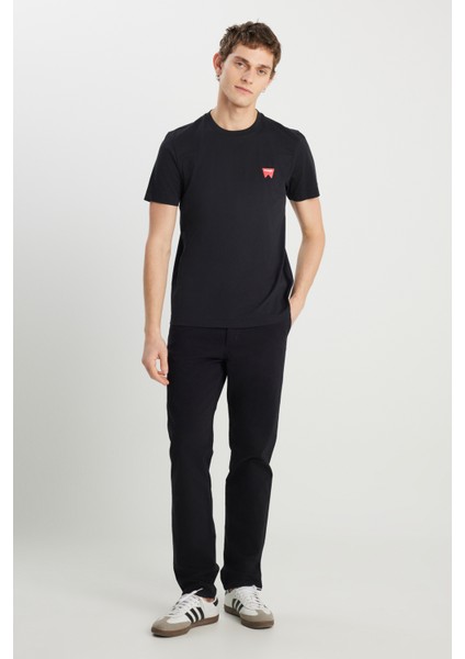%100 Pamuk Regular Fit Normal Kesim Minimal Logo Siyah Tişört