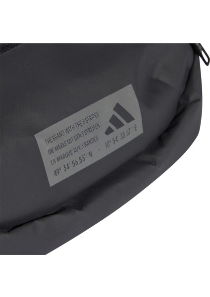 Şık ve dayanıklı bel çantası, siyah ve karbon renk seçenekleriyle tarzınıza şıklık katar modelleri