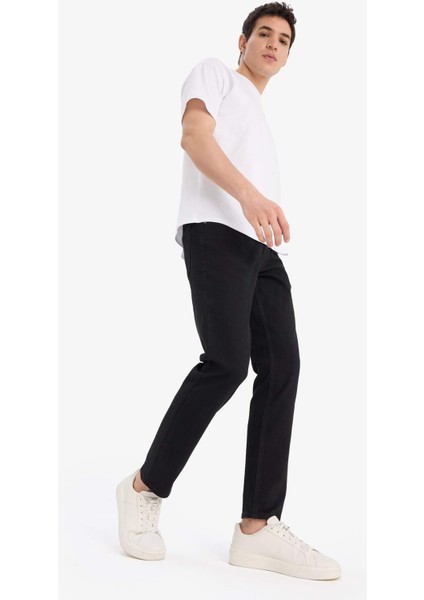 Pedro Slim Fit Dar Kalıp Normal Bel Dar Paça Siyah Jean Pantolon E1928AX25SP fırsatları