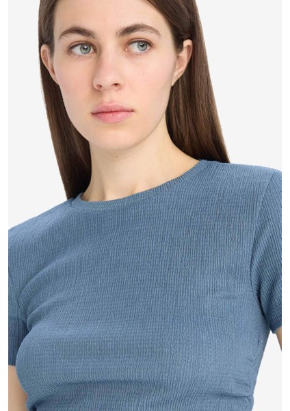 Slim Fit Dar Kesim Bisiklet Yaka Bürümcük Kısa Kollu Tişört E0991AX25SP fırsatları