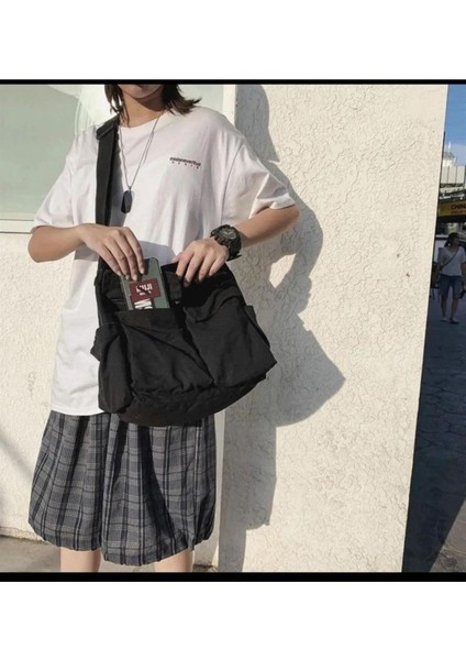 Geniş İç Hacimli Siyah Unisex Posta Çantası, şık ve kullanışlı tasarım fırsatları