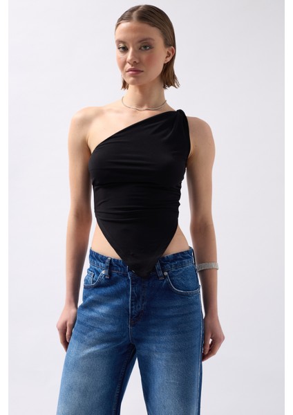 Asimetrik Detay Siyah Bluz modelleri