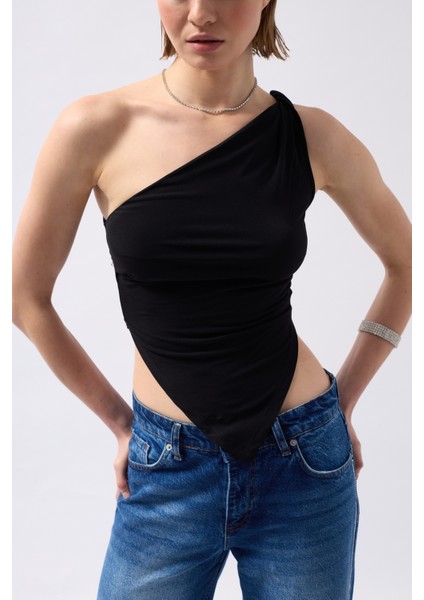 Asimetrik Detay Siyah Bluz indirimleri