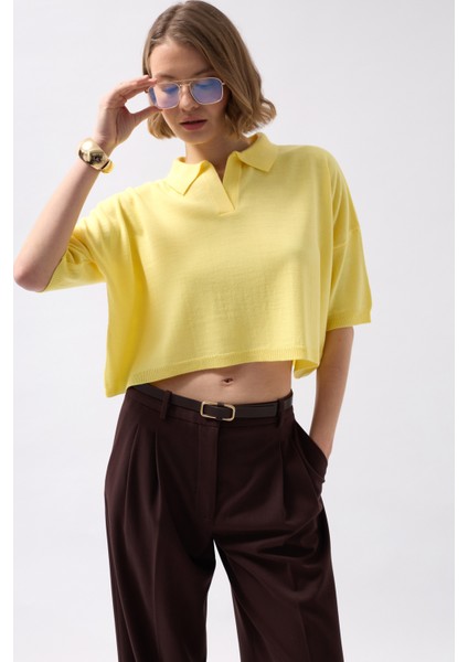 Polo Yaka Crop Dokulu Sarı Bluz fırsatları