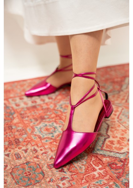 Leticia Gold Sivri Burun T-Kayış Bağlamalı Kadın Babet