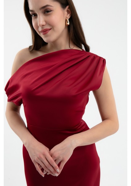 Kadın Bordo Degaje Yaka Yırtmaçlı Saten Midi Elbise fırsatları