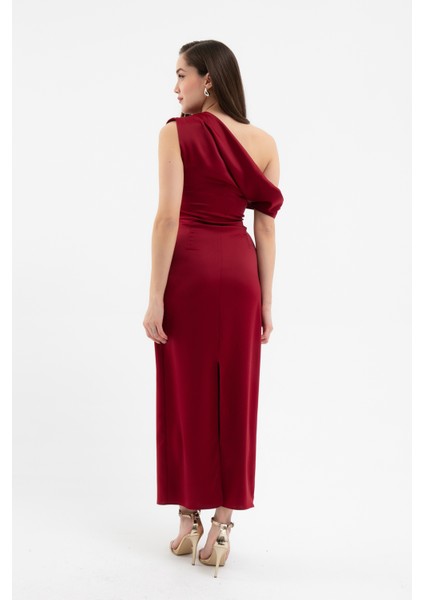 Kadın Bordo Degaje Yaka Yırtmaçlı Saten Midi Elbise indirimleri