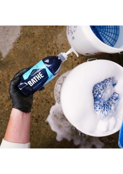 Gyeon Q²m Bathe Ph Nötr Cilalı Oto Şampuanı - 4000 ml -Yüksek Konsantre Jel Araç Yıkama Köpüğü