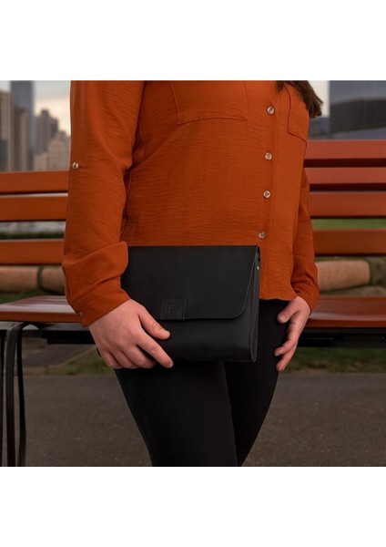 Unisex Siyah Hakiki Deri Postacı Çantası, Şık ve Dayanıklı Tasarım fiyatları