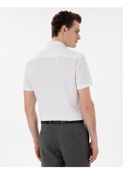 Erkek Beyaz Basic Regular Fit Kısa Kollu Cepli Gömlek 50307003-VR013