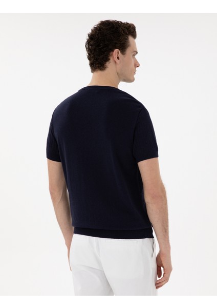 Erkek Lacivert Keten Karışımlı Regular Fit Bisiklet Yaka Triko Tişört 50305992-VR033 indirimleri