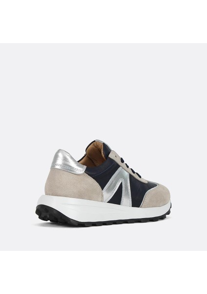 Kadın Bej Lacivert Bağcıklı Süet Deri Sneaker