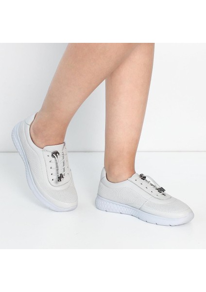 Kadın Beyaz Bağcıklı Kalın Tabanlı Deri Sneaker fiyatları