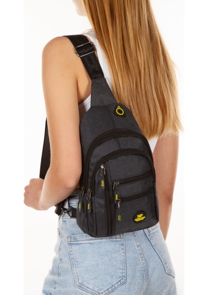 Renkli tekstil çapraz çanta, kulaklık ve USB çıkışlı, şık ve kullanışlı tasarım