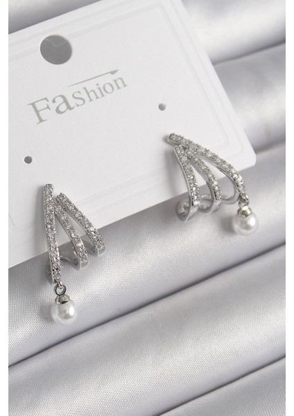 Pirinç Gümüş Renk Zirkon Taşlı Pençe Model Inci Detay Kadın Küpe