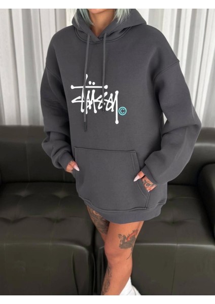 Üç Iplik Kapşonlu Baskılı Sweatshirt