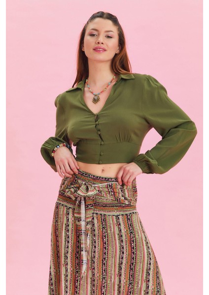 Gömlek Yaka Düğme Detaylı Crop Bluz