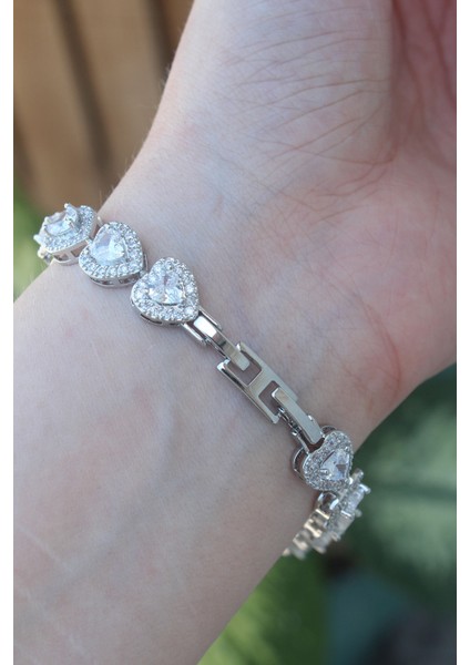 Vip Seri Pirinç Zirkon Taşlı Gümüş Renk Kalp Model Bileklik modelleri