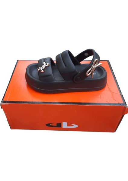 Tasli Renkli Eva Terlik