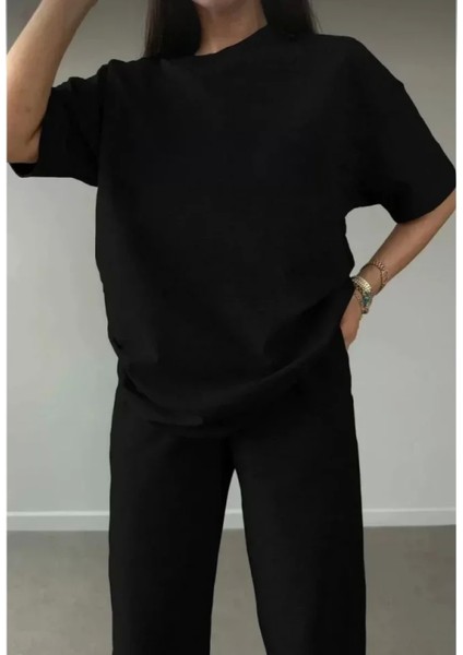 Düz Tshirt ve Eşofman Takımı