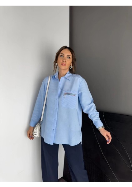 Asortik Kadın Cebi ve Sırtı Fermuarlı Çizgili Oversize Gömlek fırsatları