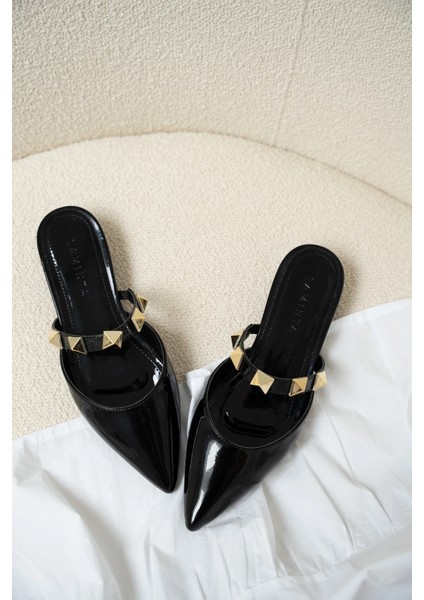 Ricco Siyah Rugan Zımba Detaylı Kadın Terlik