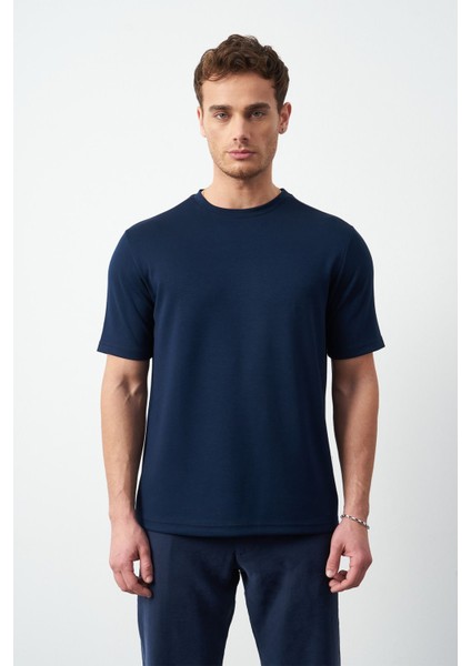 Modal Kumaş Regular Fit Sıfır Yaka T-Shirt fırsatları