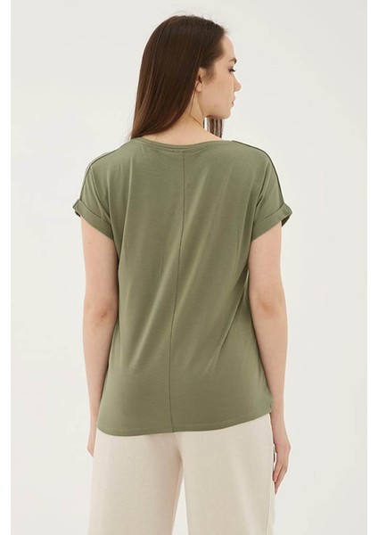Bisiklet Yaka Dökümlü Viskon Haki Kadın T-Shirt 25Y0194K1 fırsatları