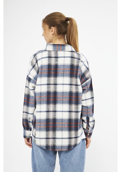 Kadın Oversize Ekoseli Desenli Oduncu Gömlek