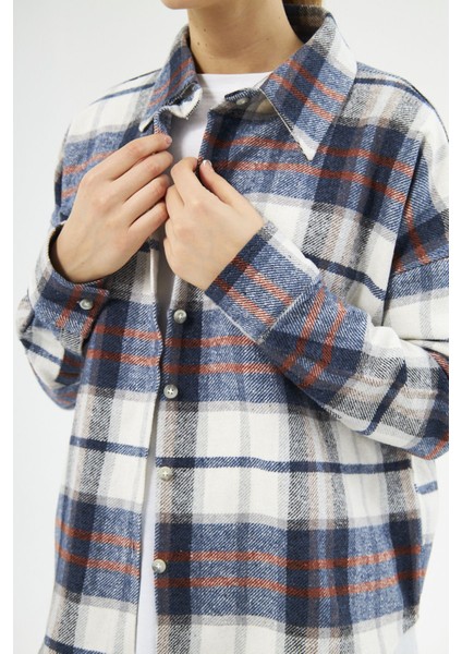 Kadın Oversize Ekoseli Desenli Oduncu Gömlek